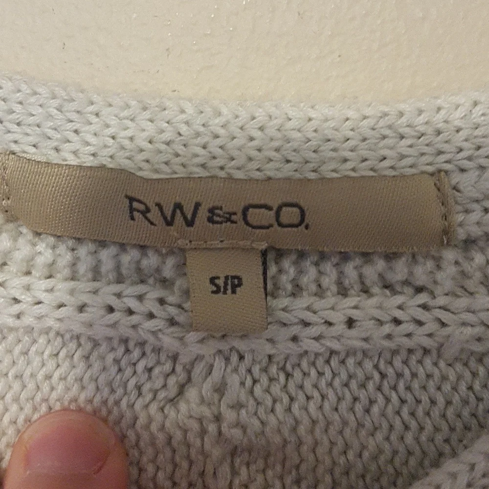 *SOLD* RW&CO. grey knit neckline detail with belt long sleeve sweater sz S - Picture 5 of 7